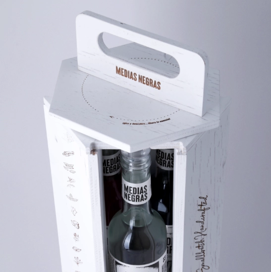 Diseño de packaging, en Ciudad Real. Medias Negras